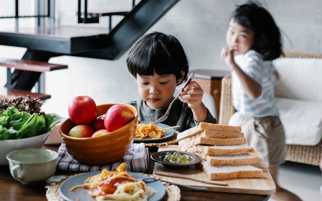 5 Foods to Avoid for Children with Pityriasis Alba