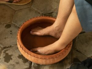 Ice or Heat for Kids' Heel Pain?