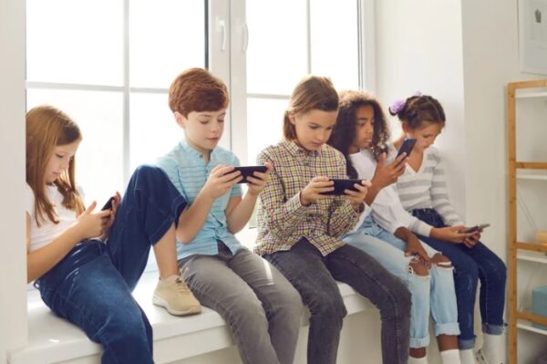 How to Cut Screen Time This Summer: Practical Tips for Parents