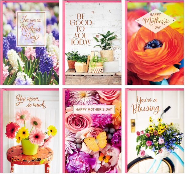 Hallmark Mothers Day Cards Bulk Assortment (24 Cards with Envelopes) for Mom, Sister, Aunt, Grandma, Friend, BFF, Daughter